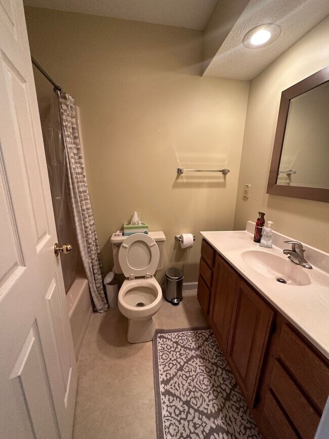 Foto del edificio - 2308 Checkerberry Ln