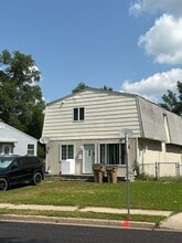 Building Photo - 315 17th St SE