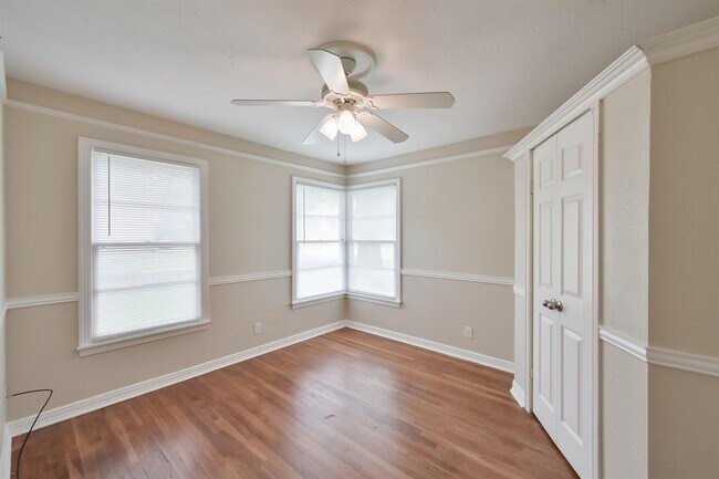 Foto del edificio - 6957 Park Pl Dr