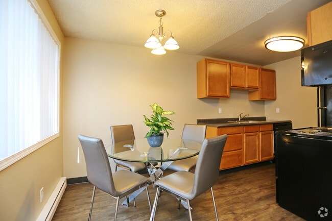 Interior Photo - Heather Ridge