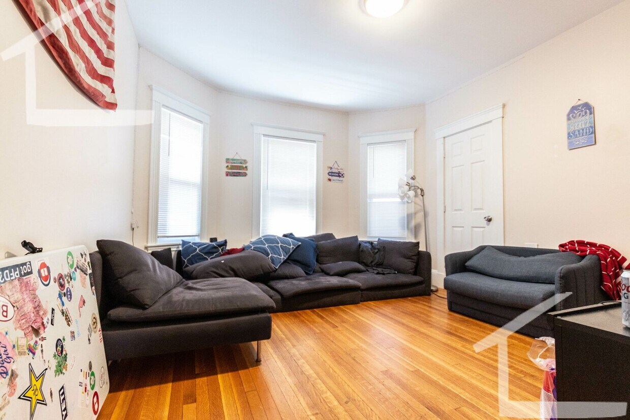 Foto del edificio - "Meow" included with apartment!