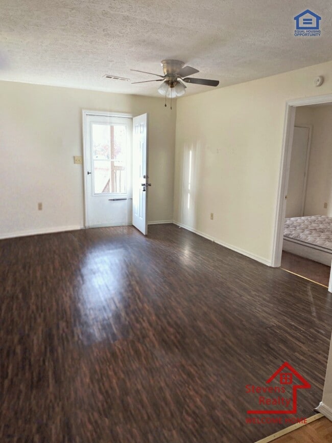 Building Photo - 62 Bybee Woods Dr