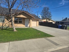 Building Photo - 321 S Irwin St