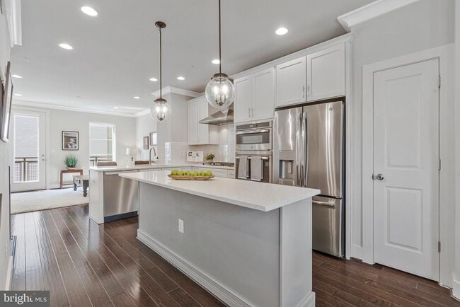 Foto del edificio - 4810 Garden View Ln