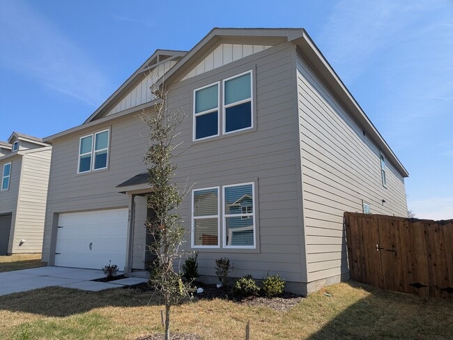 Building Photo - 868 Eagles Nest Dr