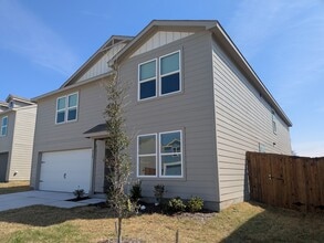 Building Photo - 868 Eagles Nest Dr