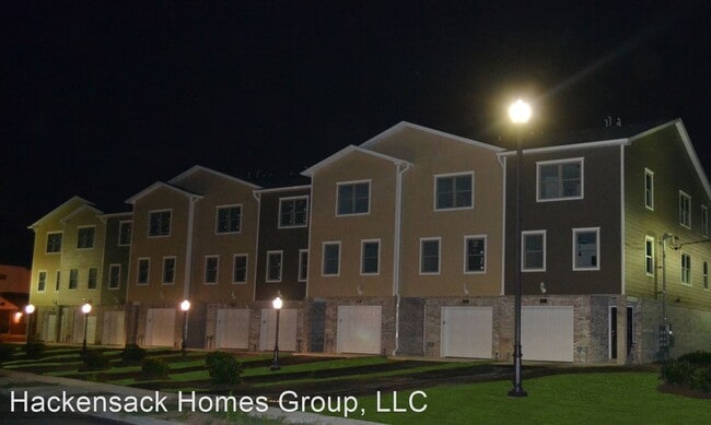 Building Photo - 239-255 Berry St