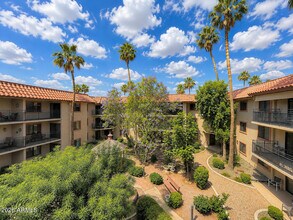 Building Photo - 10330 W Thunderbird Blvd