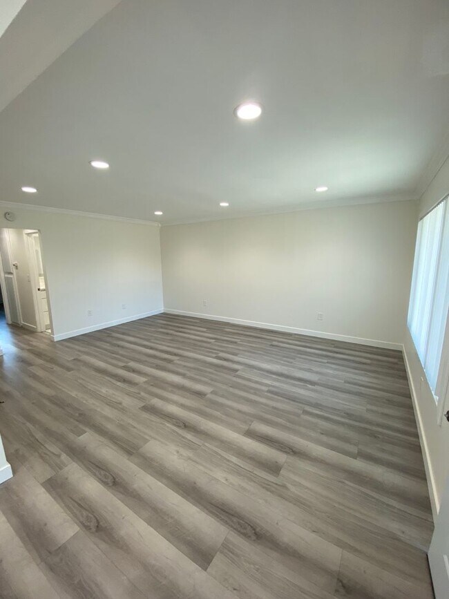 Foto del edificio - Newly Remodeled 2 Bedroom Fountain Valley ...