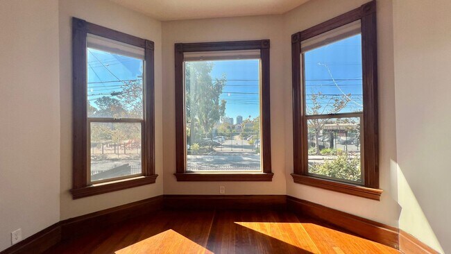 Building Photo - 696-694-29th