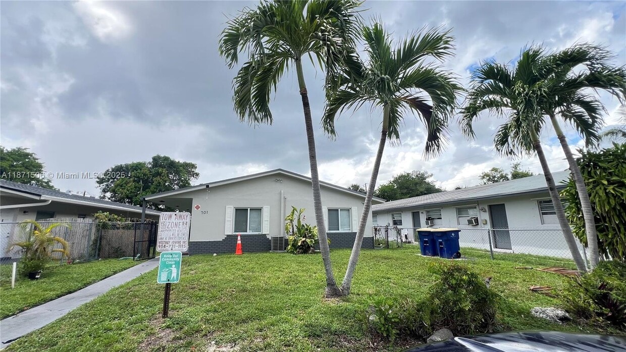Primary Photo - 701 SW 15th Ave