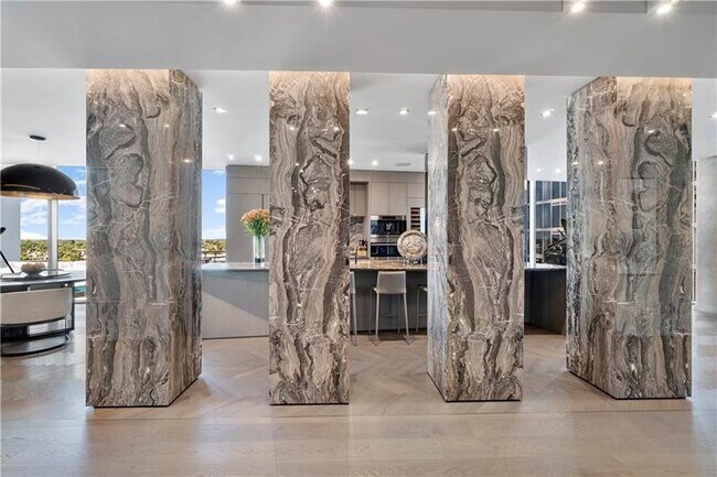 Foto del edificio - 2200 N Ocean Blvd