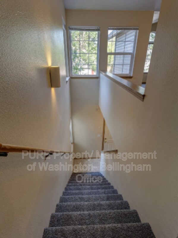 Foto del edificio - 2128 Harris Ave