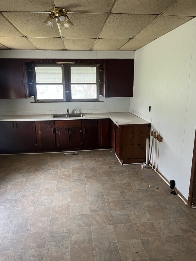 Building Photo - 2 Bedroom in Anderson