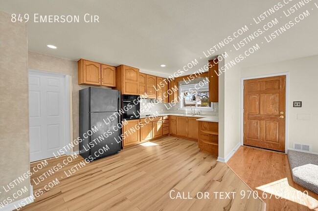 Photo - 849 Emerson Cir House