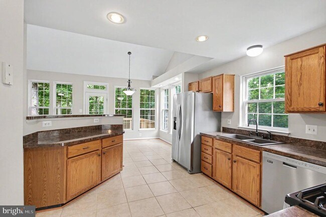 Foto del edificio - 3915 Carlyle Ct