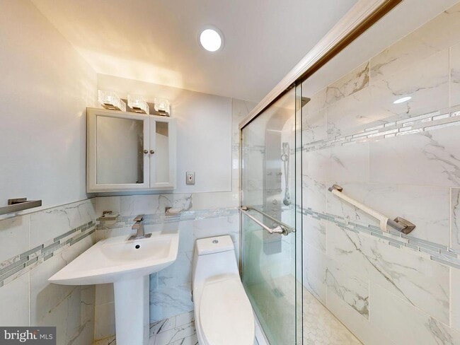 Building Photo - 4600 Duke St