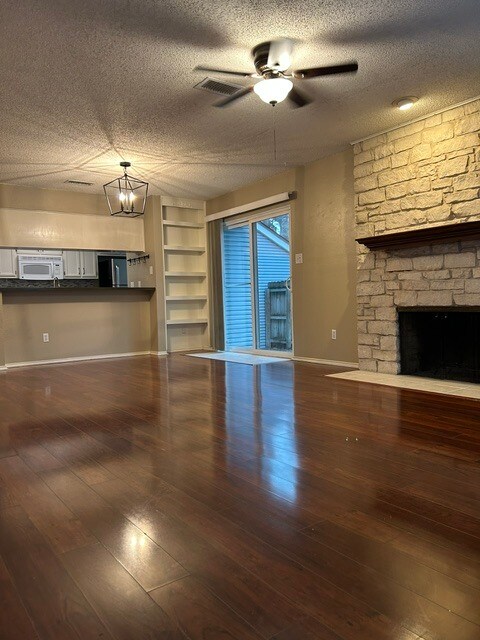 Foto del edificio - 6820 Old Quarry Ln