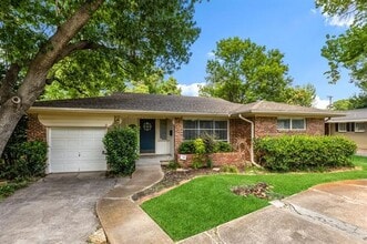 Building Photo - 704 Downing Dr Building Photo - 704 Downing Dr