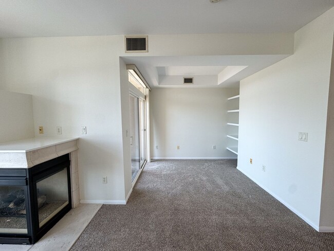 Foto del edificio - Bankers Hill - Spacious Studio/1 Bath With...