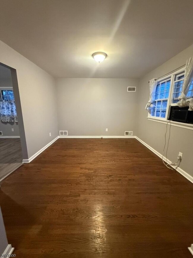 Building Photo - 17 Union Ave