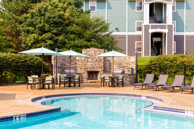 Sparkling Pool and Grill Area - The Pointe at State College