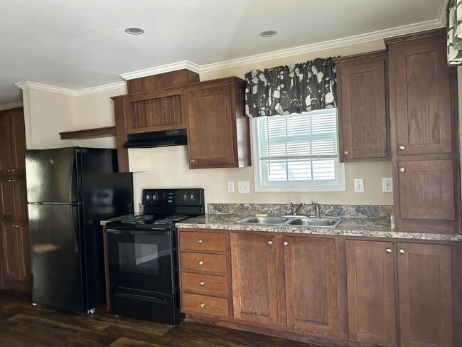 Building Photo - 6941 MacDonald Ct