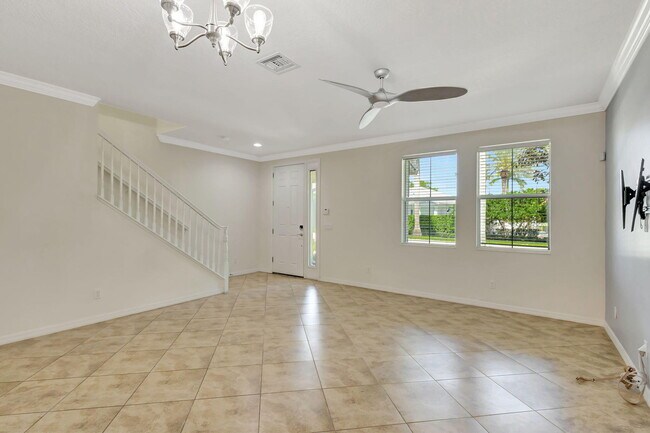 Building Photo - 1212 S Community Dr