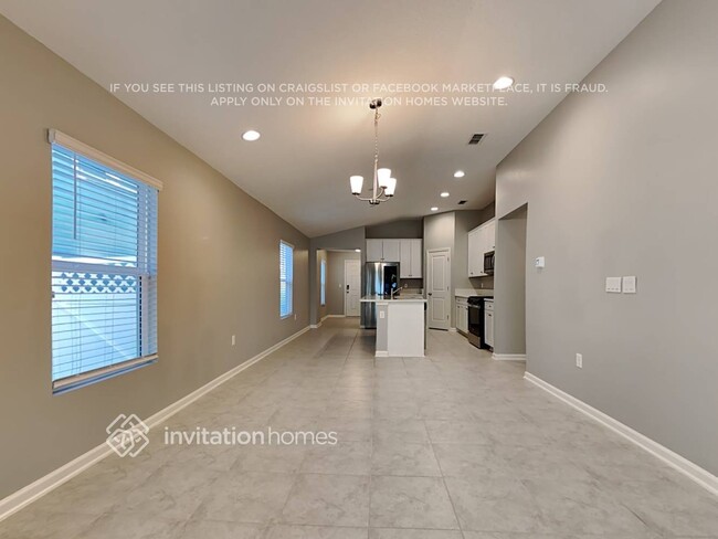Foto del edificio - 565 Meadow Ridge Dr