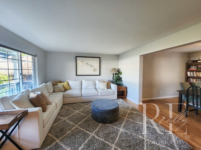 Foto del edificio - Elegant Silverdale Home with Private Backyard Oasis