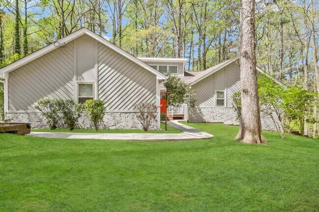 Building Photo - 431 Cricket Hill Trl