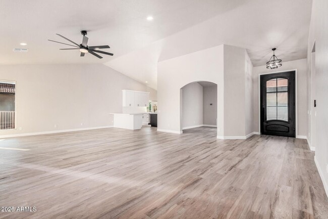 Foto del edificio - 9310 E Crystal Dr