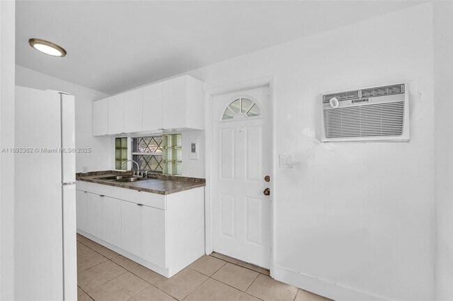 Foto del edificio - 137 NW 29th Ave