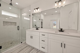 Building Photo - 9332 Waller St