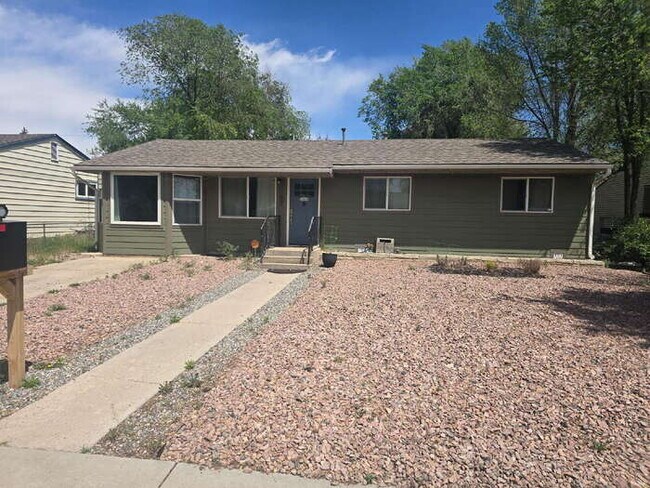 Foto del edificio - Spacious 3 bed, 2 Bath 1194 SF Single level home, Large fenced yard, A/C