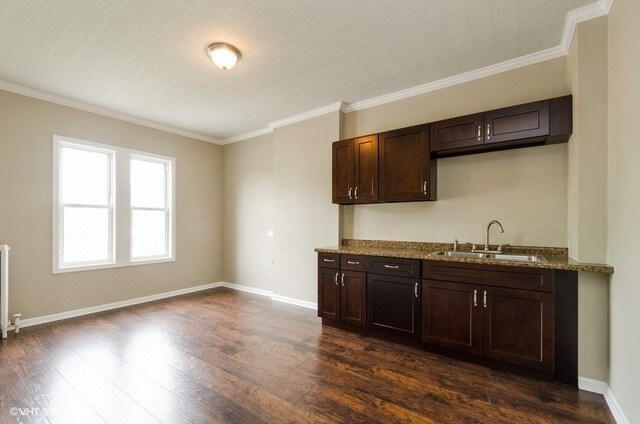 Foto principal - 11428 S St Lawrence Ave
