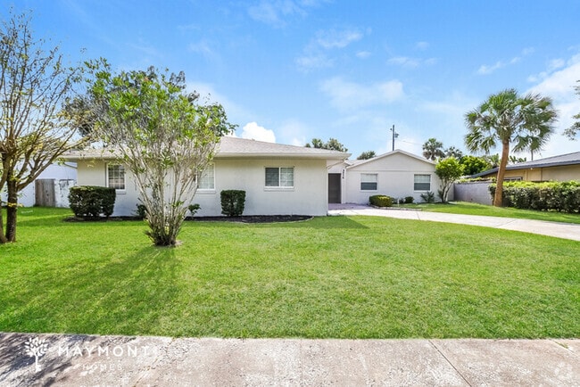 5536 Kingswood Dr
