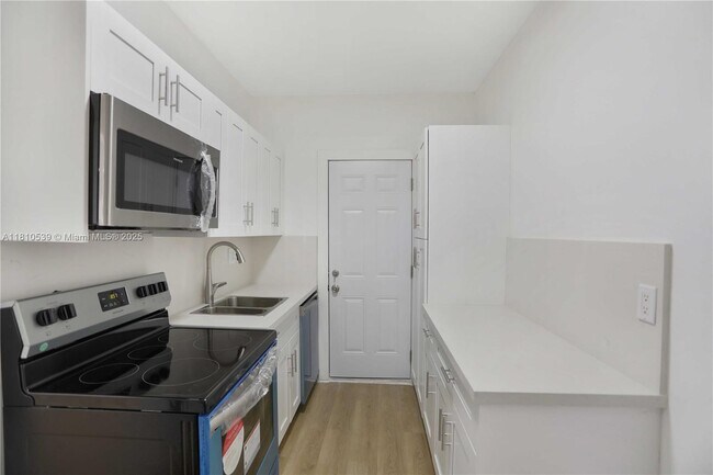 Foto del edificio - 1786 NW 15th St