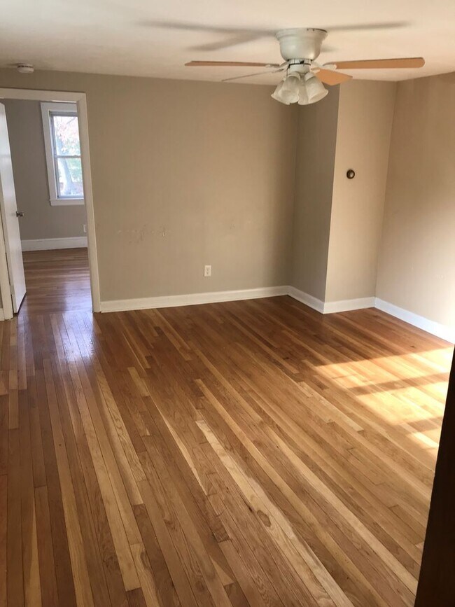 Foto del edificio - Nice 3-bedroom 1-bath apartment in Stoughton