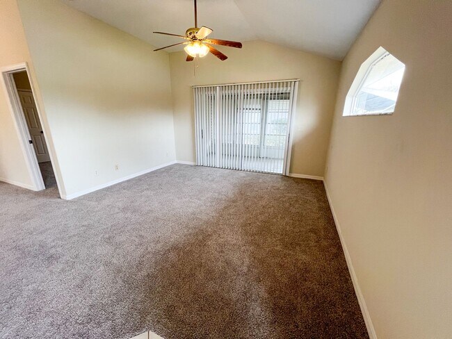 Foto del edificio - Lovely 2 Bedroom 2 Bathroom home in 55+ Ro...