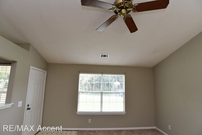 Building Photo - 3 br, 2 bath House - 137 Clearwater Ln.