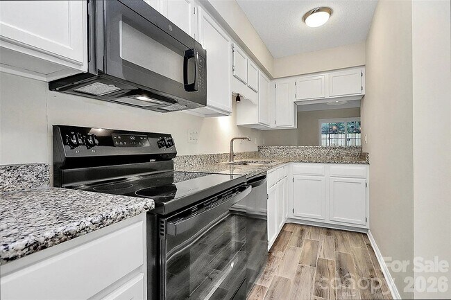 Foto del edificio - 703 Heritage Pkwy