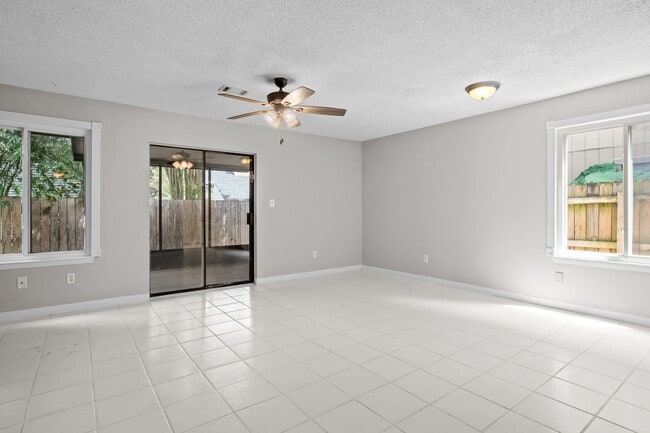 Building Photo - 3506 Parkwood Ave