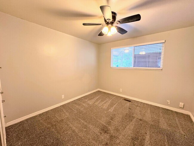 Foto del edificio - Two-Bedroom Apartment in South Salt Lake!