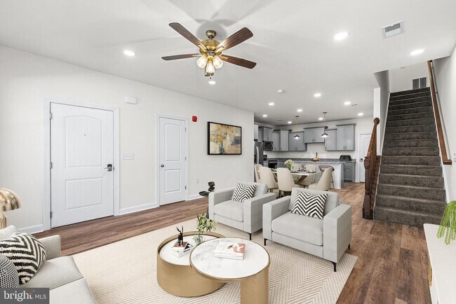 Foto del edificio - 900 Gilbert Rd