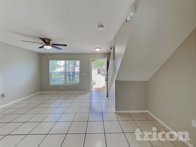 Building Photo - 1227 Carey Glen Cir