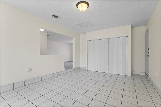 Building Photo - 601 Rucker St