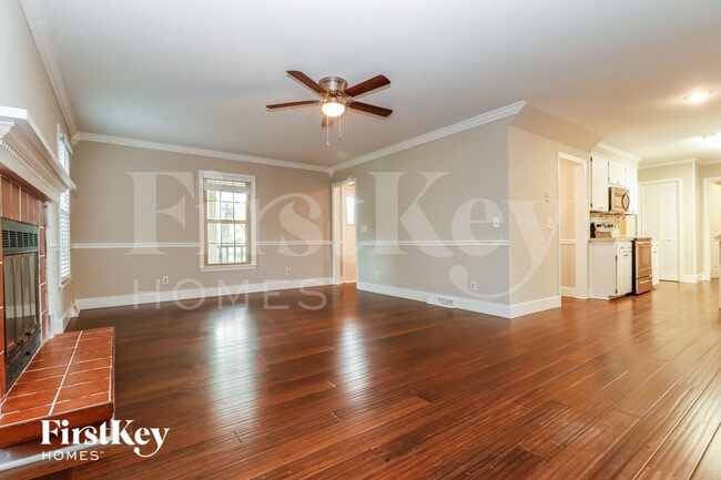 Building Photo - 120 Fox Chase Dr