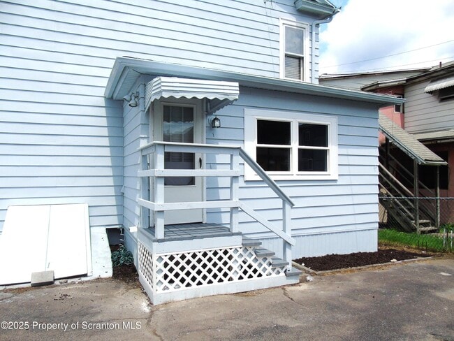 Building Photo - 131 North Blakely Street