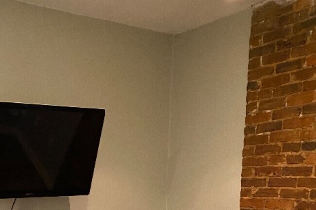 Foto del edificio - 341 W 3rd St